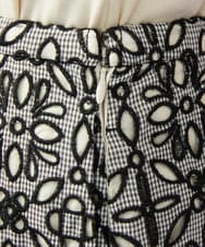 GJHGD50240 Jocomomola(ホコモモラ) Dordado de verano フラワーカットワーク刺繍 ギンガムチェックスカート [オケージョン対応] ブラック