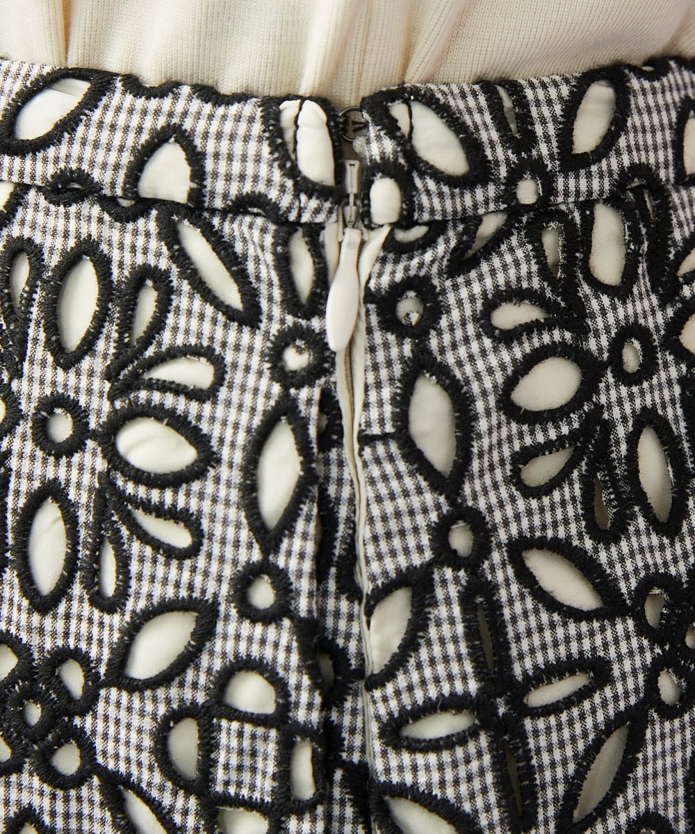 GJHGD50240 Jocomomola(ホコモモラ) Dordado de verano フラワーカットワーク刺繍 ギンガムチェックスカート [オケージョン対応] ブラック