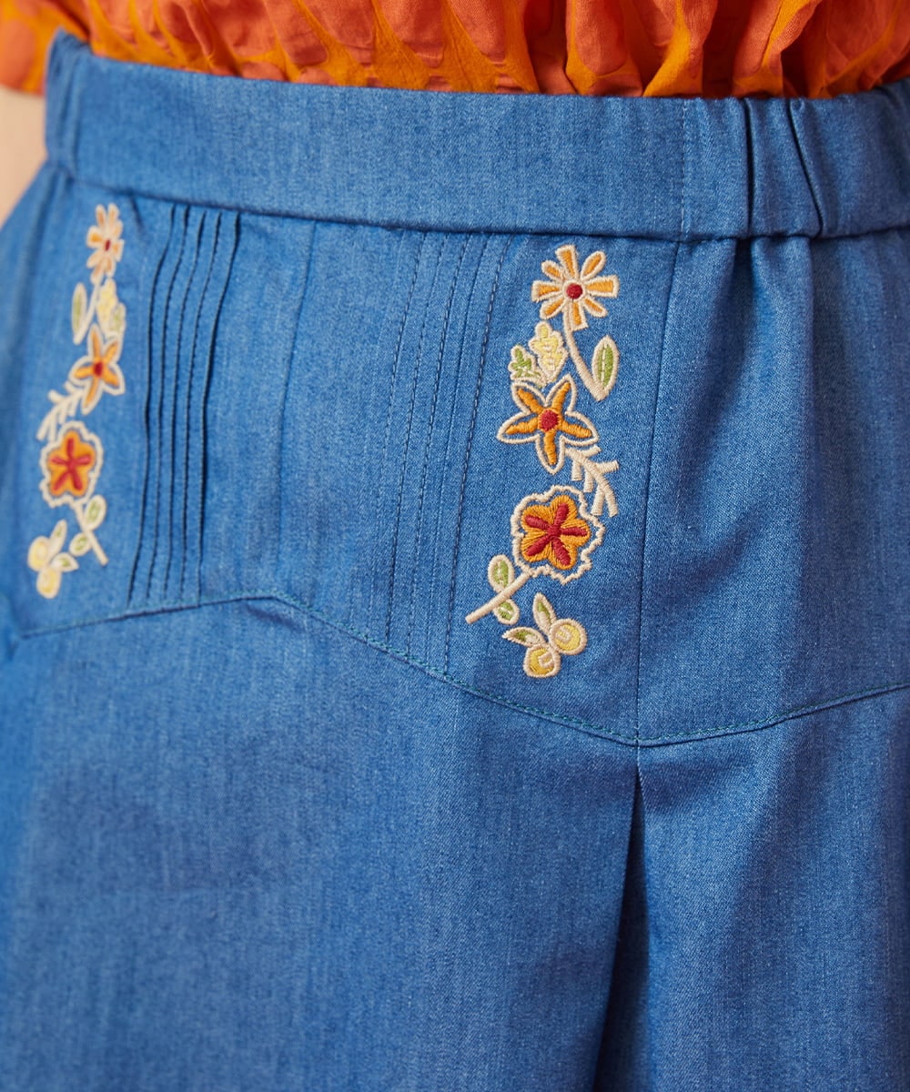 GJHGE42200 Jocomomola(ホコモモラ) Flor デニム 刺繍入りフレアスカート ブルー
