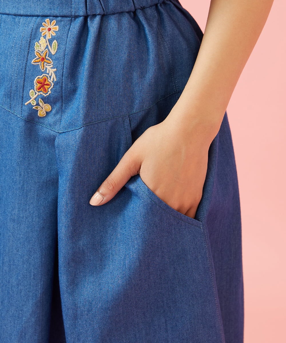 GJHGE42200 Jocomomola(ホコモモラ) Flor デニム 刺繍入りフレアスカート ブルー