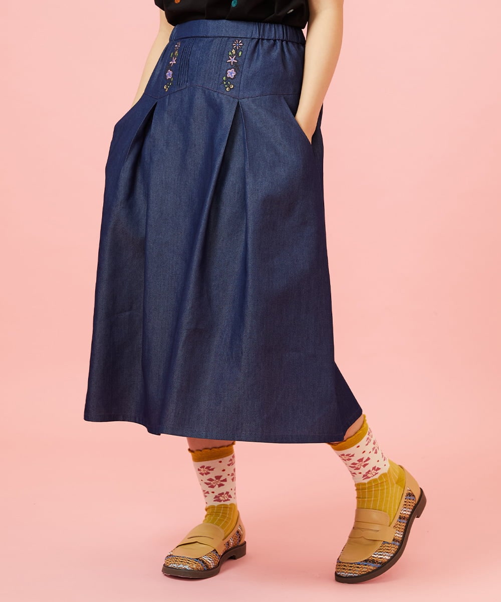 GJHGE42200 Jocomomola(ホコモモラ) Flor デニム 刺繍入りフレアスカート ネイビー