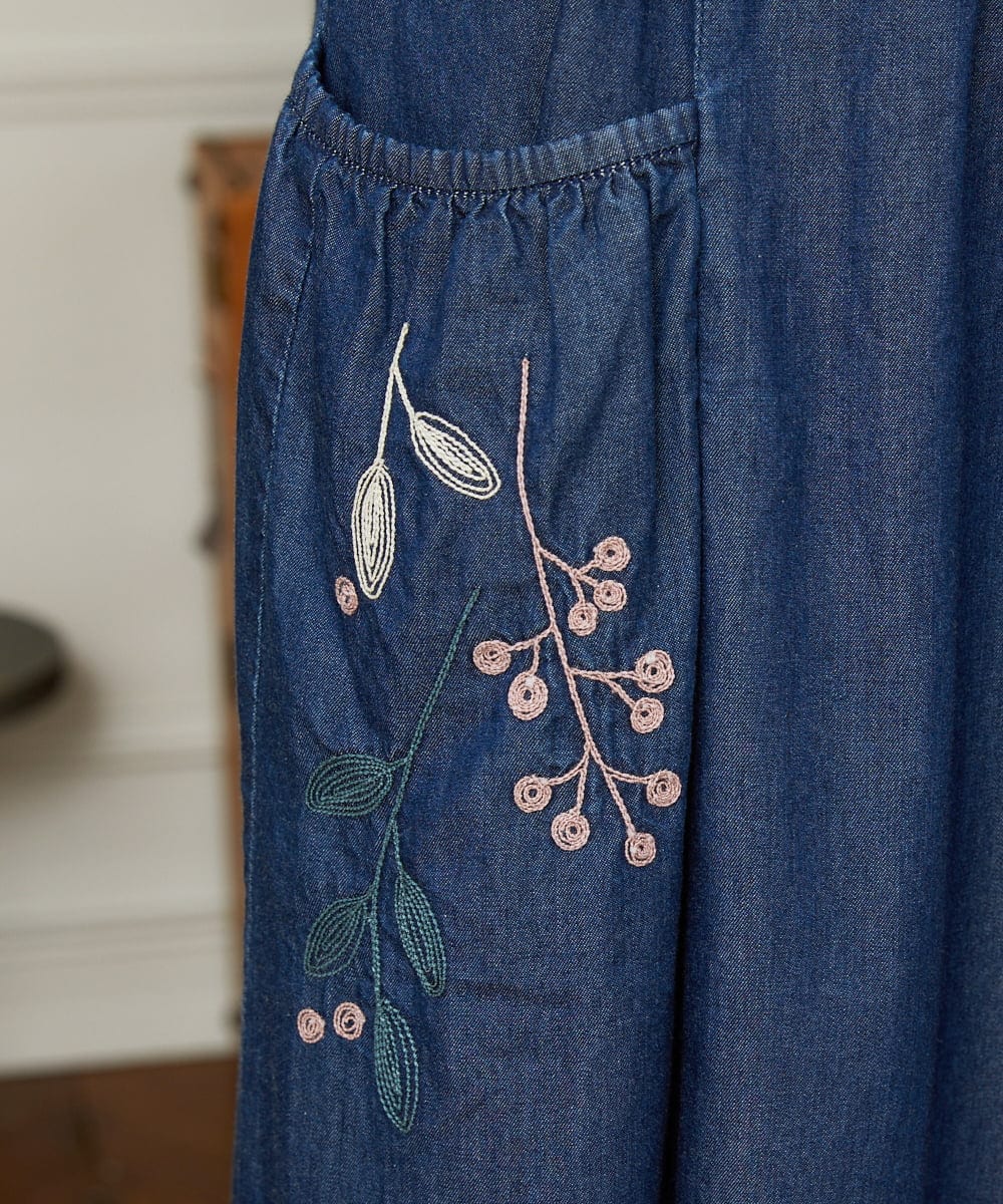 GJHJB36180 Jocomomola(ホコモモラ) Jardines コード刺繍デニムスカート ブルー