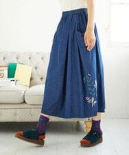 GJHJB36180 Jocomomola(ホコモモラ) Jardines コード刺繍デニムスカート ブルー