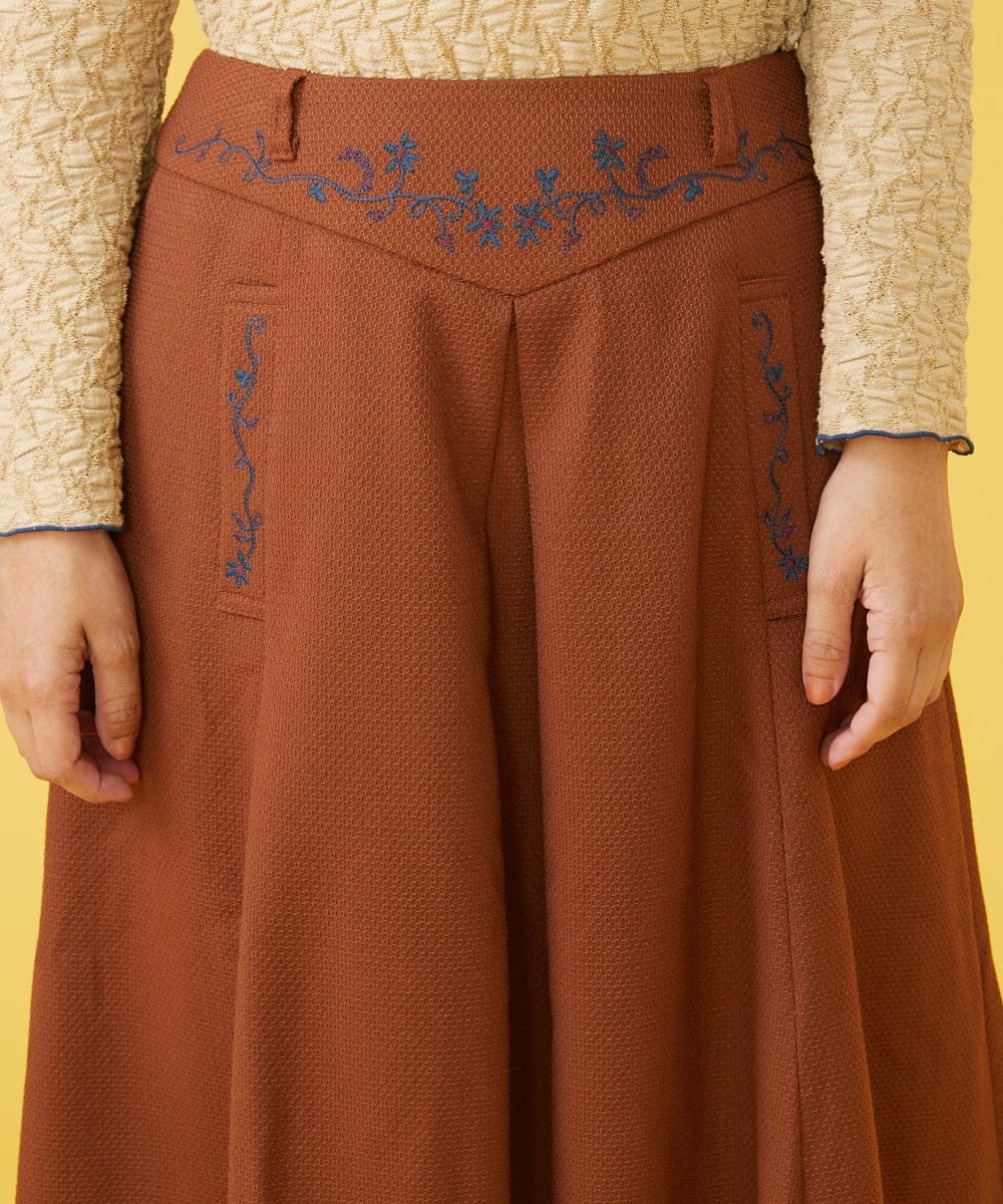 GJHLP31180 Jocomomola(ホコモモラ) relajacion ポイント刺繍スカート ベージュ