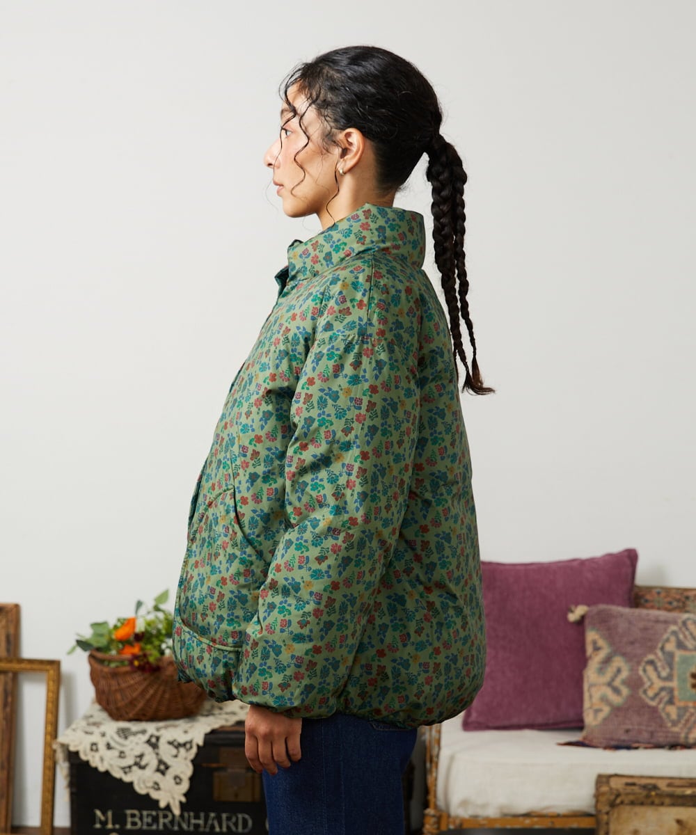 GJJAE38420 Jocomomola(ホコモモラ) 【リバーシブル】Flor Alta ショートダウンジャケット グリーン