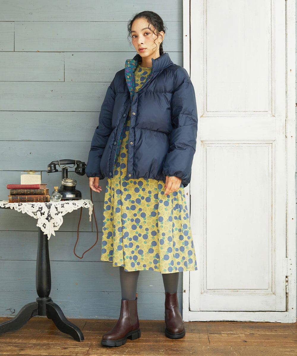 GJJAE38420 Jocomomola(ホコモモラ) 【リバーシブル】Flor Alta ショートダウンジャケット ネイビー