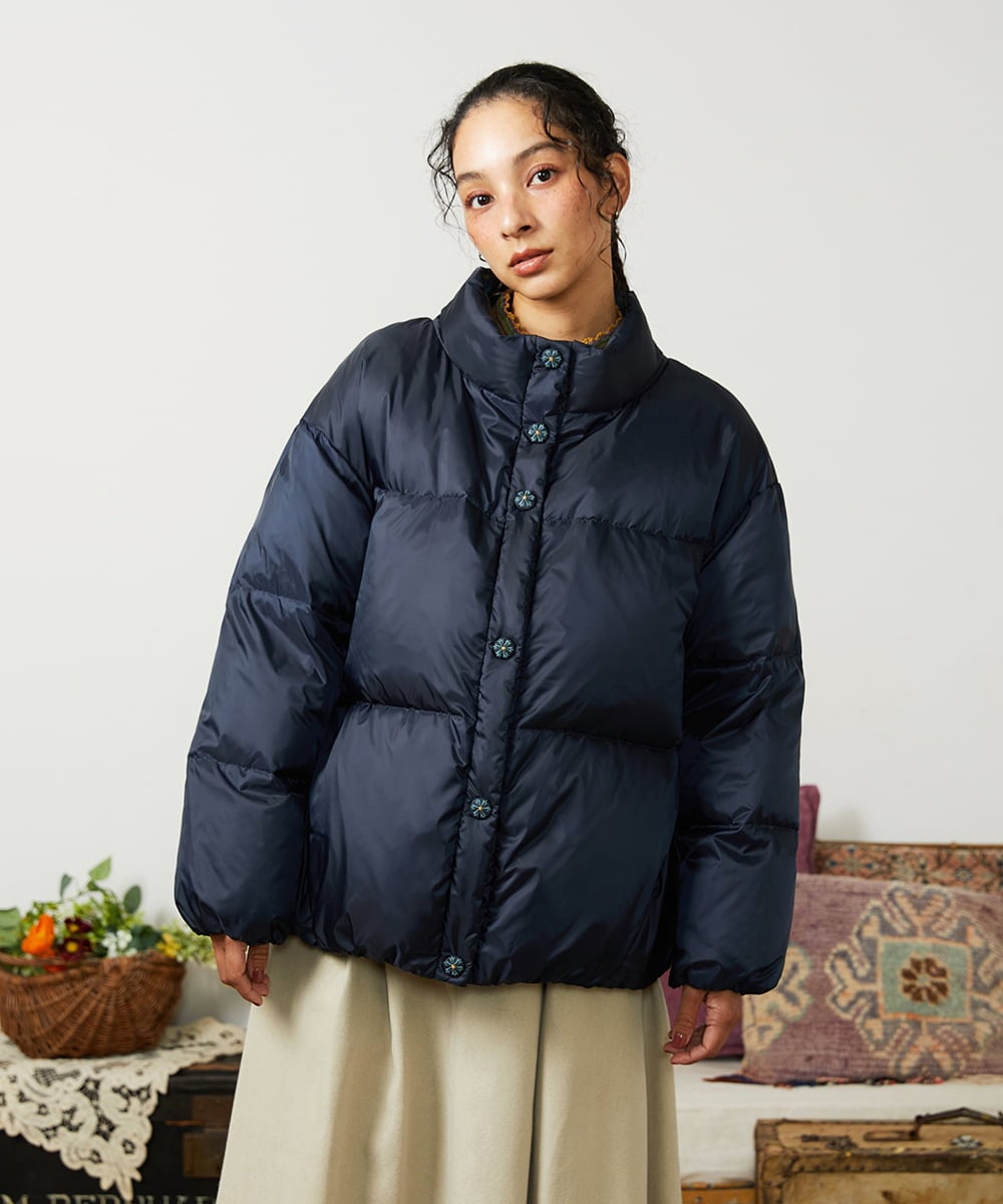 GJJAE38420 Jocomomola(ホコモモラ) 【リバーシブル】Flor Alta ショートダウンジャケット ネイビー