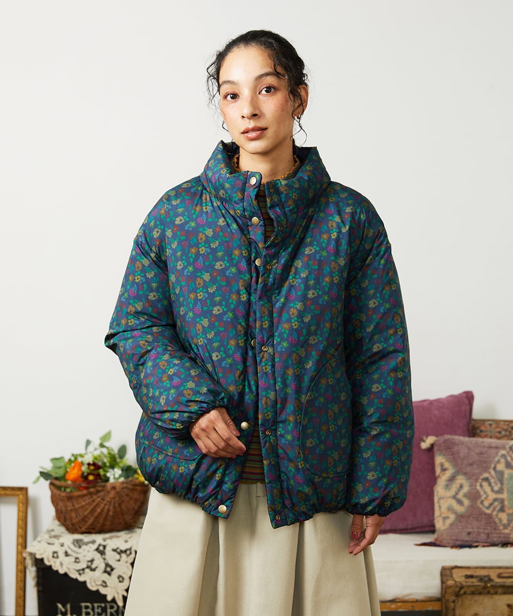 GJJAE38420 Jocomomola(ホコモモラ) 【リバーシブル】Flor Alta ショートダウンジャケット ネイビー