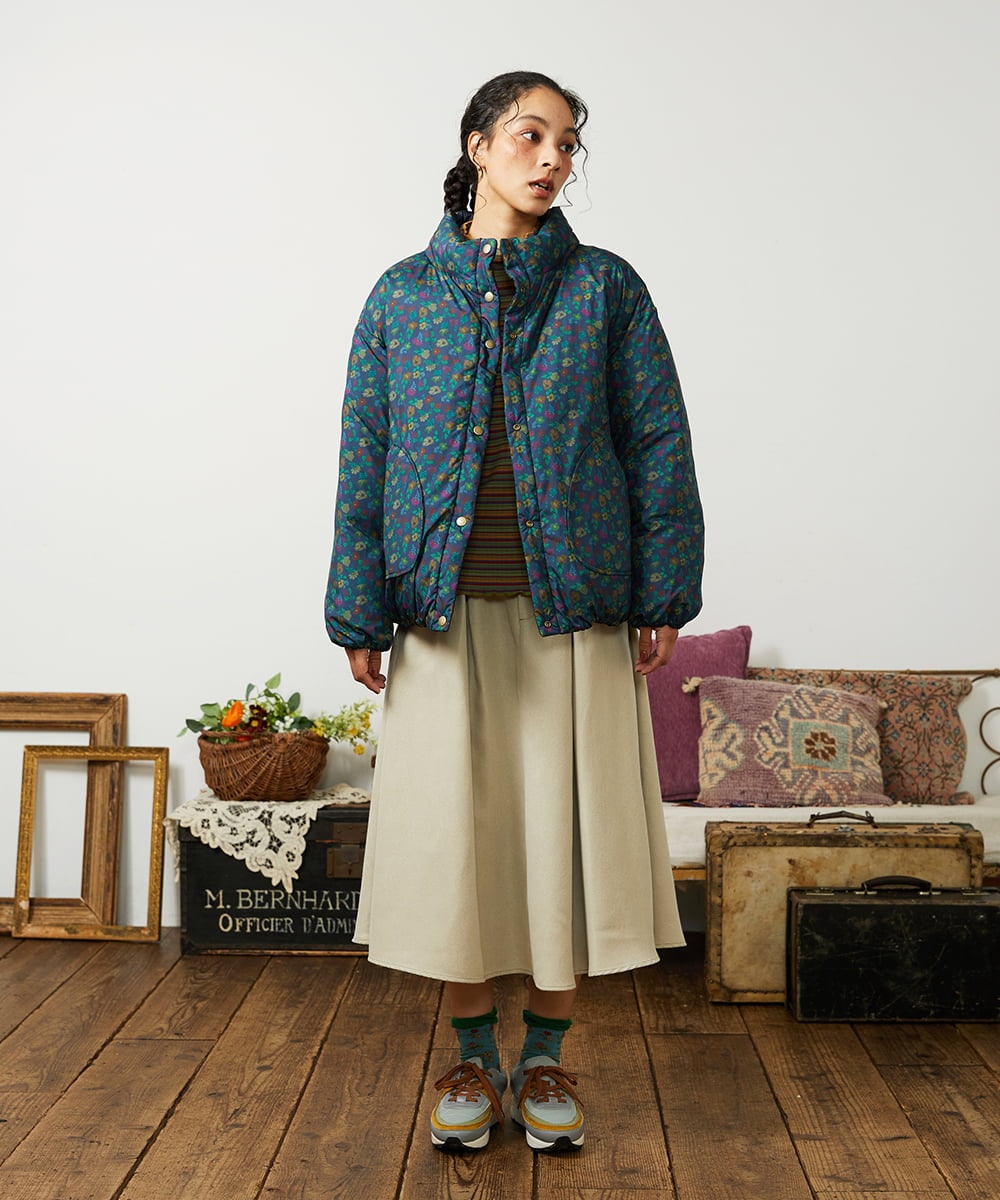 GJJAE38420 Jocomomola(ホコモモラ) 【リバーシブル】Flor Alta ショートダウンジャケット ネイビー