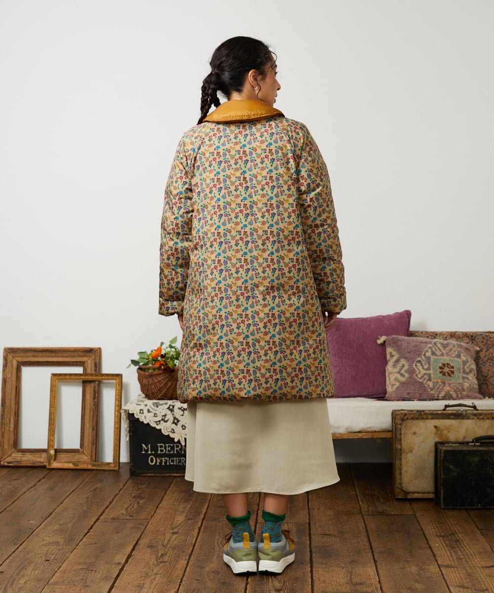 GJJAE39470 Jocomomola(ホコモモラ) 【リバーシブル】Flor Alta ロングダウンコート マスタード