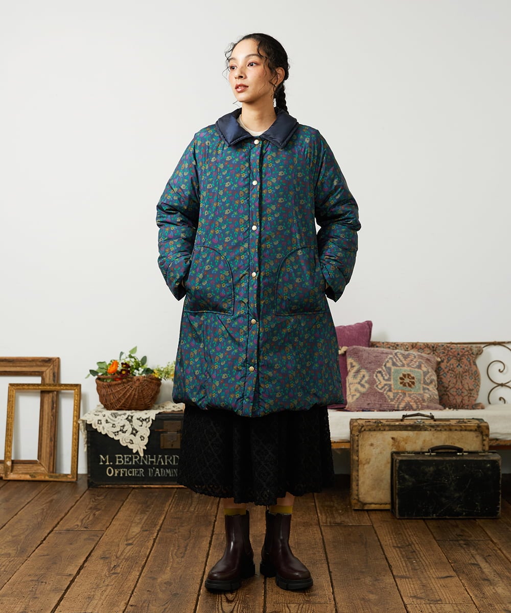 GJJAE39470 Jocomomola(ホコモモラ) 【リバーシブル】Flor Alta ロングダウンコート ネイビー