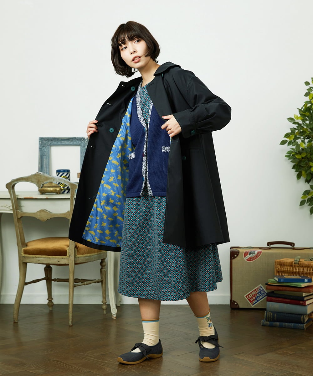 GJJDD30380 Jocomomola(ホコモモラ) 裏地プリントロングコート ブラック