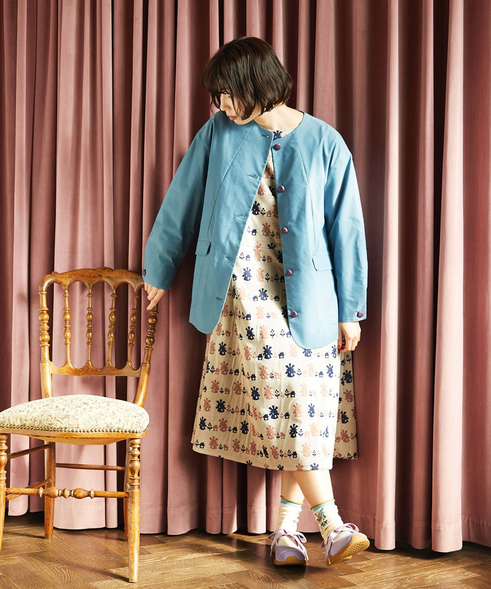 GJJDD31330 Jocomomola(ホコモモラ) 裏地プリント  ノーカラーミドル丈コート ブルー