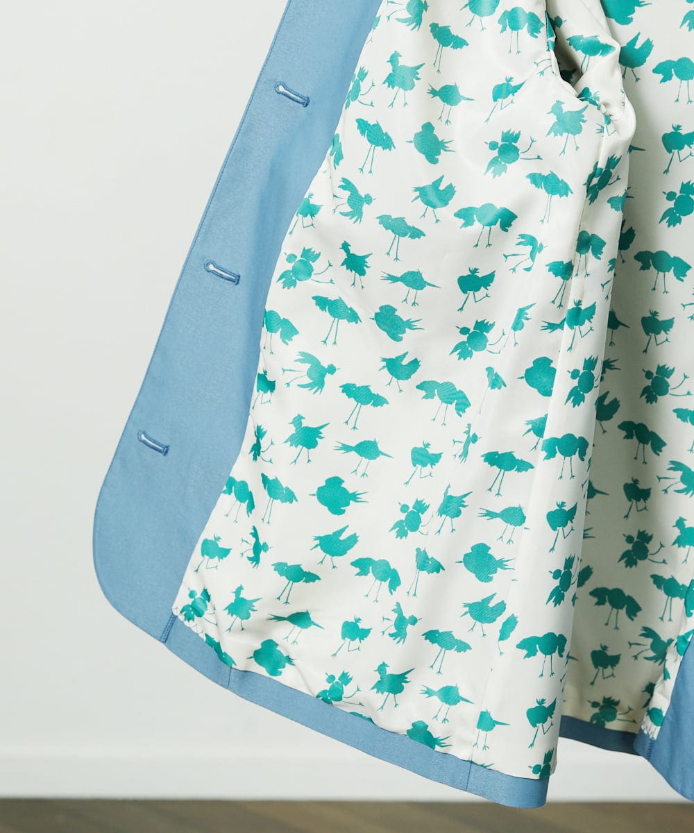 GJJDD31330 Jocomomola(ホコモモラ) 裏地プリント  ノーカラーミドル丈コート ブルー