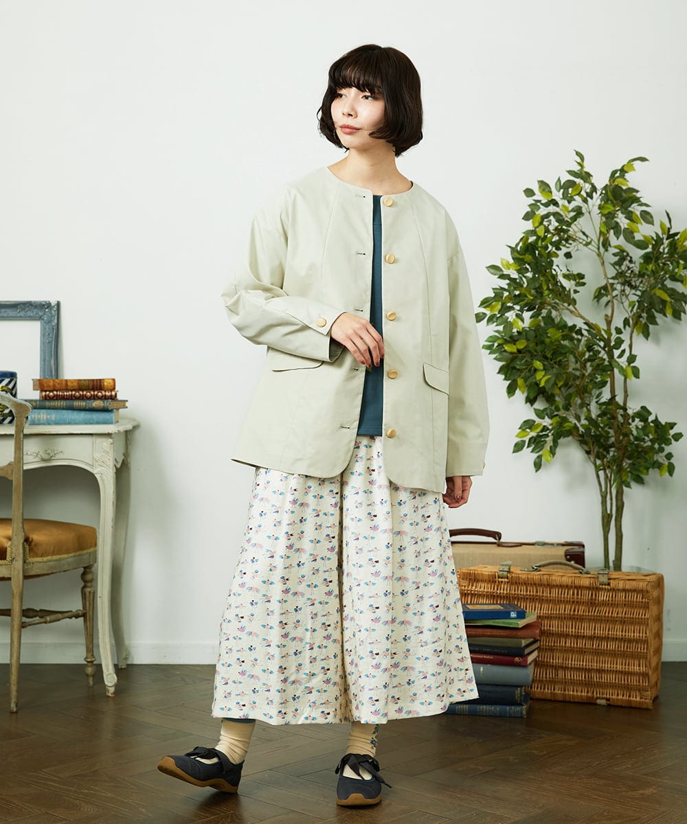 GJJDD31330 Jocomomola(ホコモモラ) 裏地プリント  ノーカラーミドル丈コート ベージュ