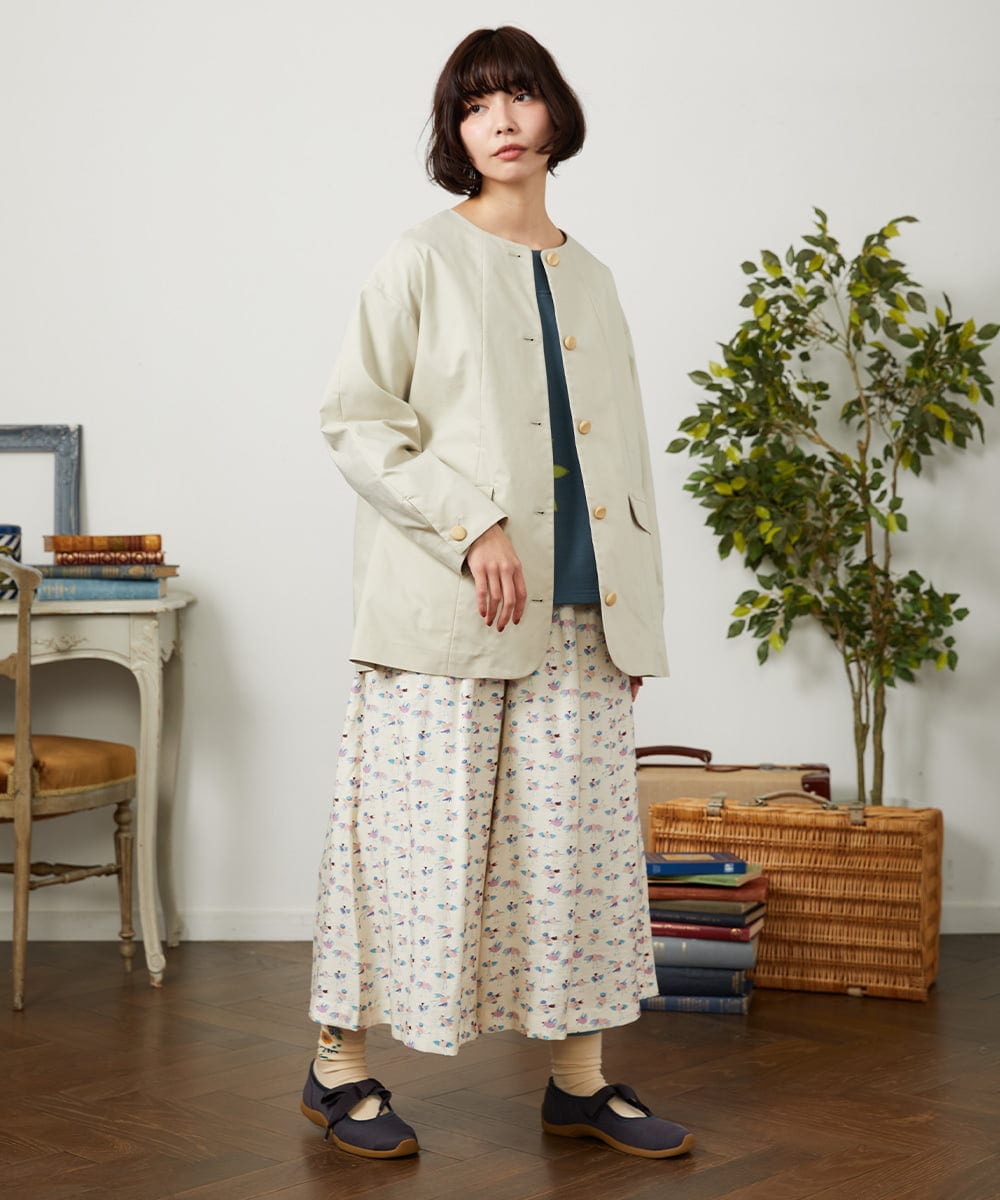 GJJDD31330 Jocomomola(ホコモモラ) 裏地プリント  ノーカラーミドル丈コート ベージュ