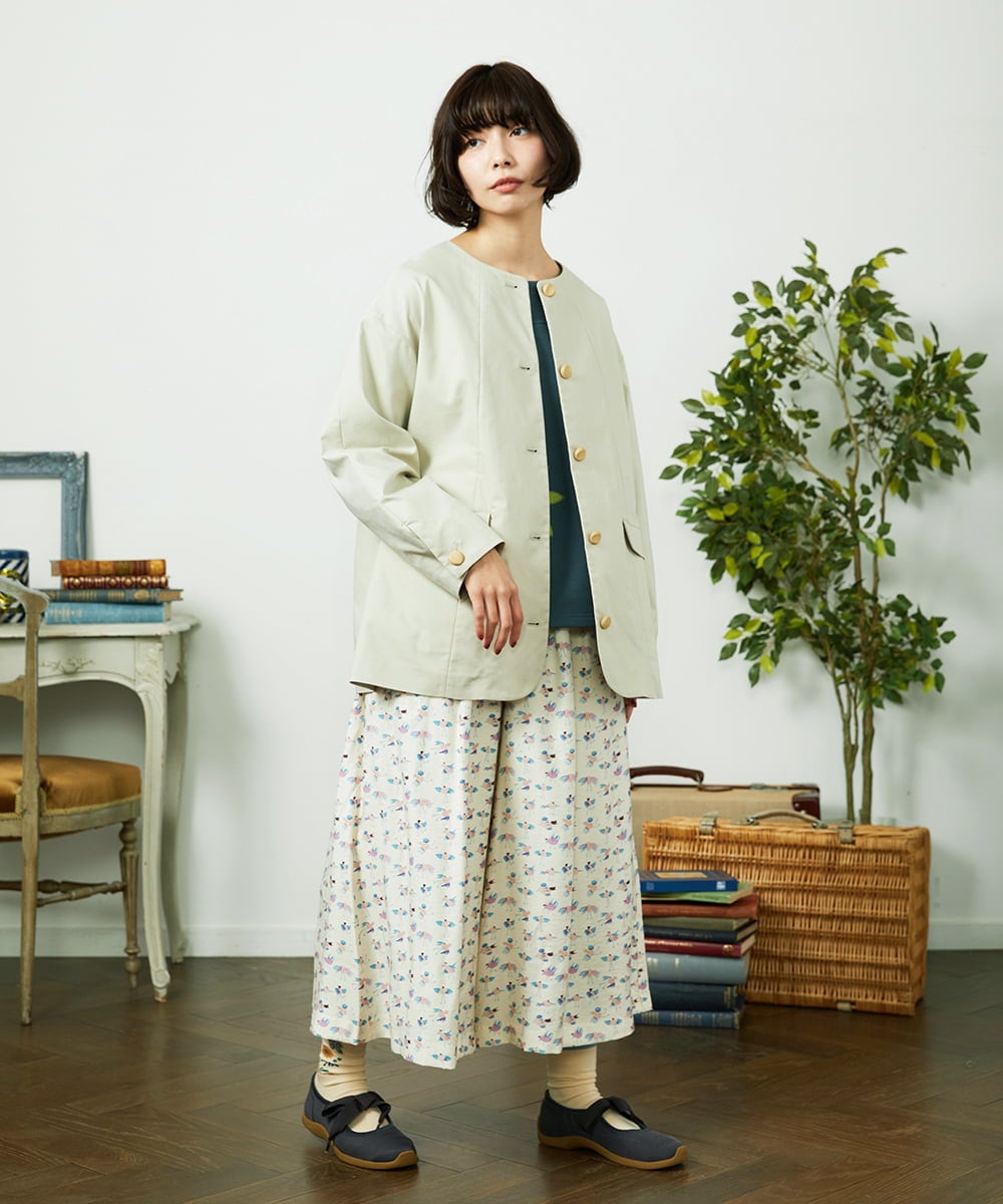 GJJDD31330 Jocomomola(ホコモモラ) 裏地プリント  ノーカラーミドル丈コート ベージュ