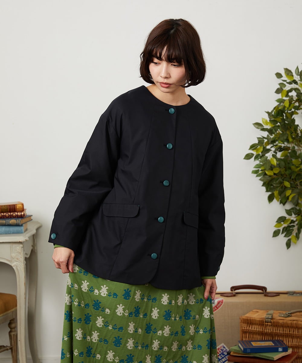 GJJDD31330 Jocomomola(ホコモモラ) 裏地プリント  ノーカラーミドル丈コート ブラック