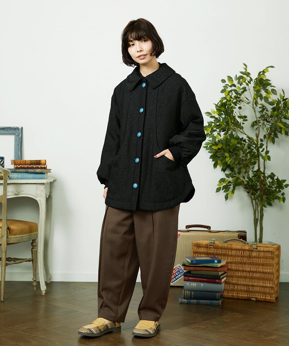 GJJDD37360 Jocomomola(ホコモモラ) Linea フラワージャカード 中綿入りコート ブラック