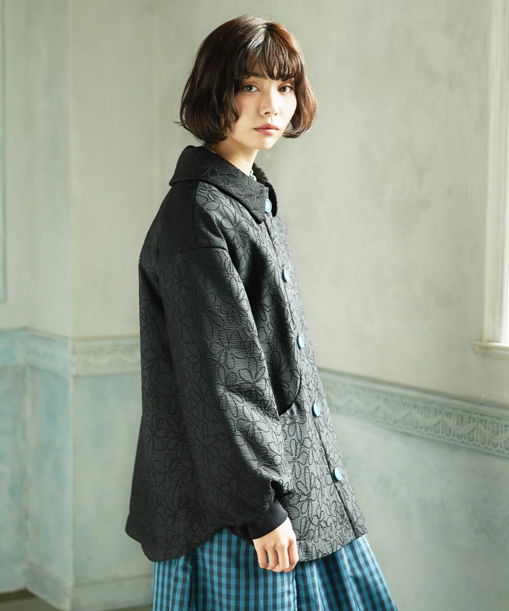 GJJDD37360 Jocomomola(ホコモモラ) Linea フラワージャカード 中綿入りコート ブラック