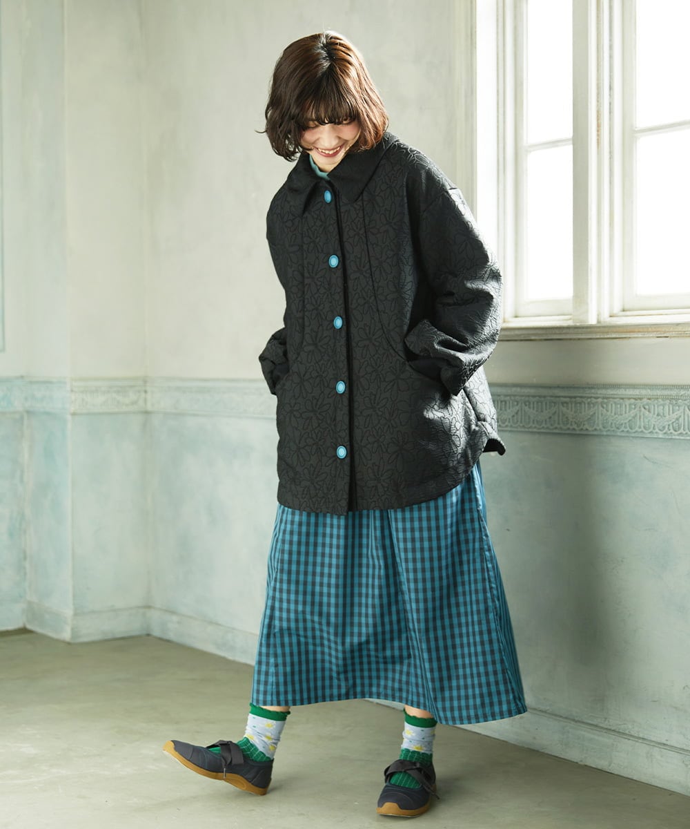 GJJDD37360 Jocomomola(ホコモモラ) Linea フラワージャカード 中綿入りコート ブラック