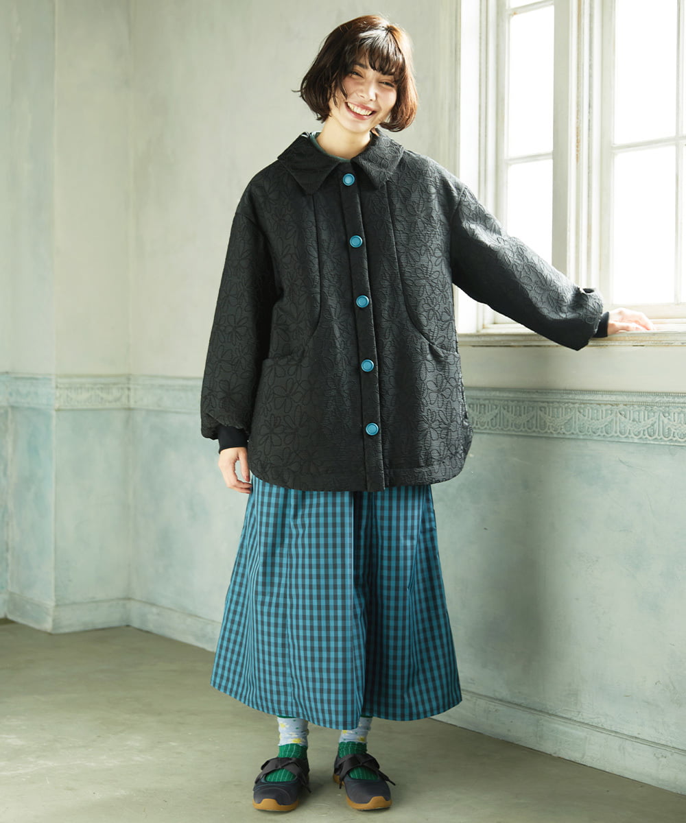 GJJDD37360 Jocomomola(ホコモモラ) Linea フラワージャカード 中綿入りコート ブラック