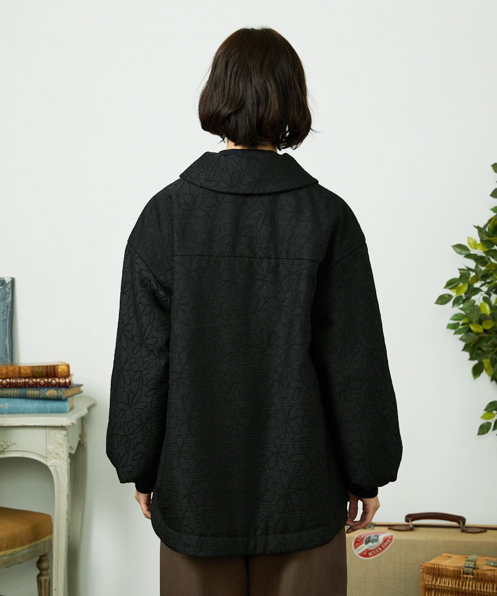 GJJDD37360 Jocomomola(ホコモモラ) Linea フラワージャカード 中綿入りコート ブラック