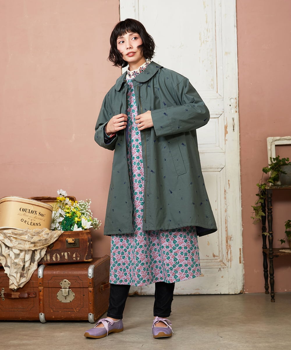 GJJDE03380 Jocomomola(ホコモモラ) Molino de vientoycasa 刺繍ロングコート グリーン