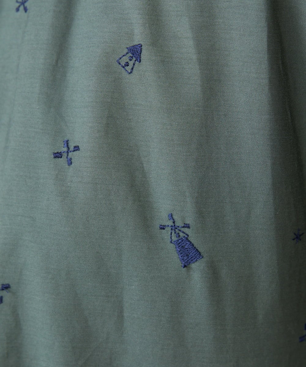 GJJDE03380 Jocomomola(ホコモモラ) Molino de vientoycasa 刺繍ロングコート グリーン