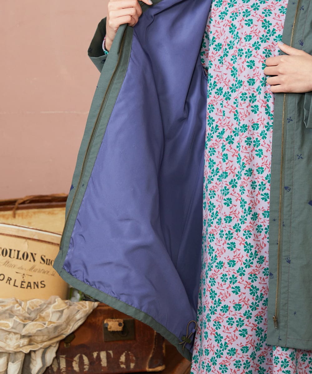 GJJDE03380 Jocomomola(ホコモモラ) Molino de vientoycasa 刺繍ロングコート グリーン