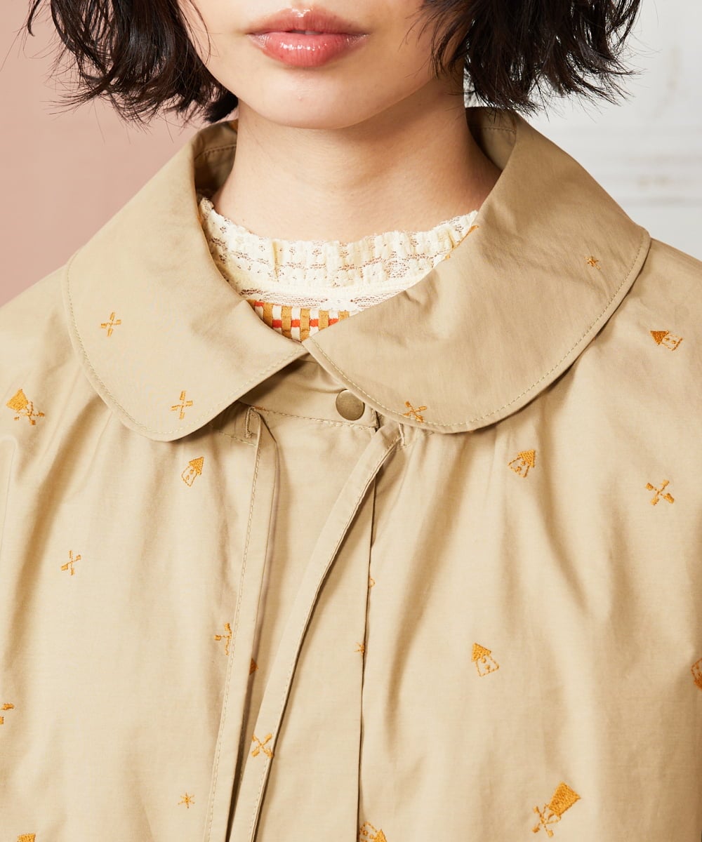 GJJDE03380 Jocomomola(ホコモモラ) Molino de vientoycasa 刺繍ロングコート ベージュ