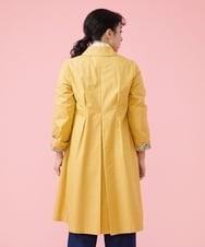 GJJDS30330 Jocomomola(ホコモモラ) 袖裏プリント ステンカラーコート イエロー