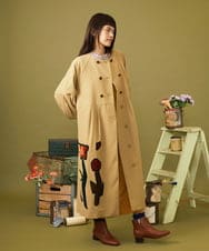GJJLD01480 Jocomomola(ホコモモラ) Estarcido フラワーアップリケノーカラーロングコート ベージュ