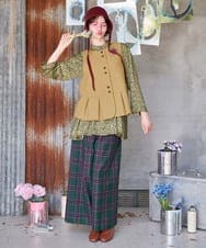 GJJLD02270 Jocomomola(ホコモモラ) Estarcido フラワーブローチ付きジレ ベージュ