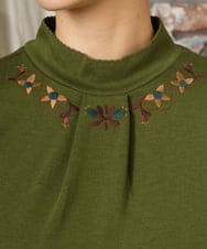 GJKAD33110 Jocomomola(ホコモモラ) ベアスムース 配色刺繍カットソー ベージュ