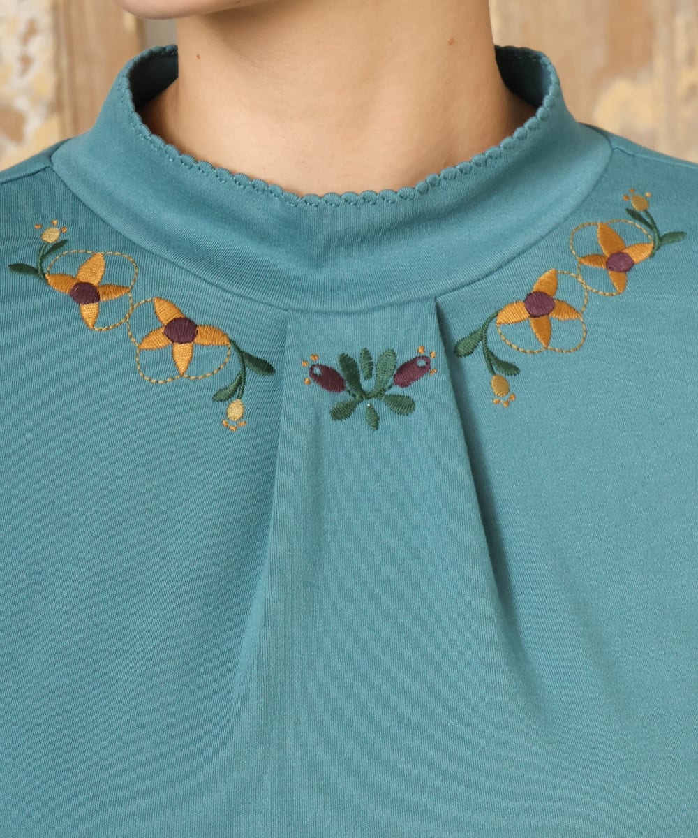 GJKAD33110 Jocomomola(ホコモモラ) ベアスムース 配色刺繍カットソー ベージュ