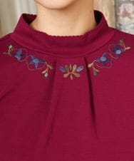 GJKAD33110 Jocomomola(ホコモモラ) ベアスムース 配色刺繍カットソー ベージュ