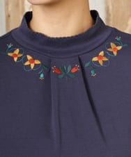 GJKAD33110 Jocomomola(ホコモモラ) ベアスムース 配色刺繍カットソー ベージュ