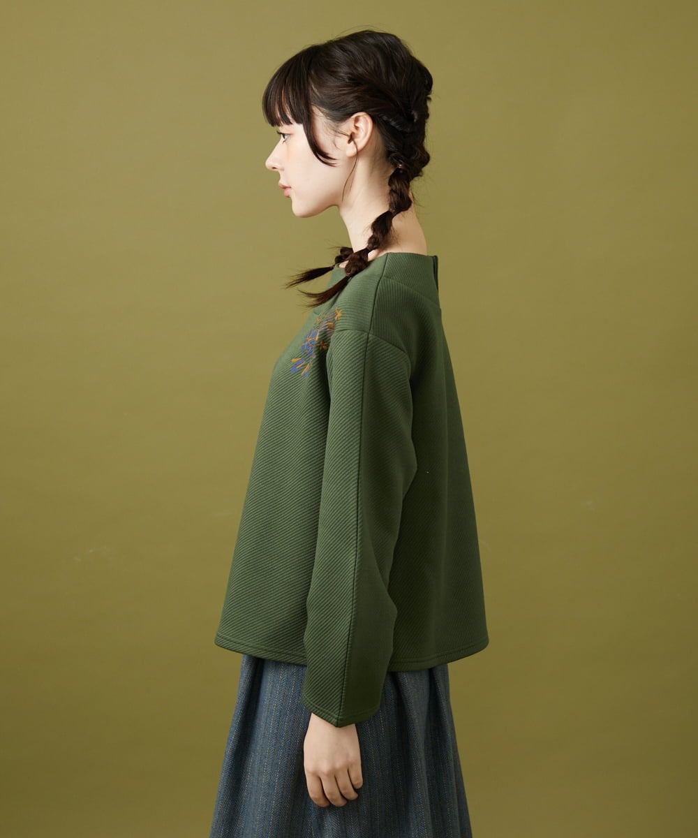 GJKAE37170 Jocomomola(ホコモモラ) 【早割10%OFF】フラワー刺繍プルオーバーカットソー グリーン