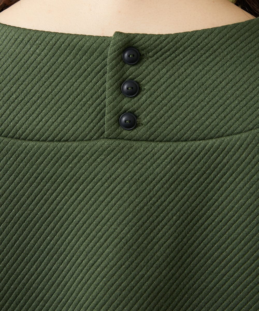 GJKAE37170 Jocomomola(ホコモモラ) 【早割10%OFF】フラワー刺繍プルオーバーカットソー グリーン