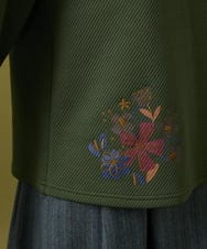 GJKAE37170 Jocomomola(ホコモモラ) 【早割10%OFF】フラワー刺繍プルオーバーカットソー グリーン