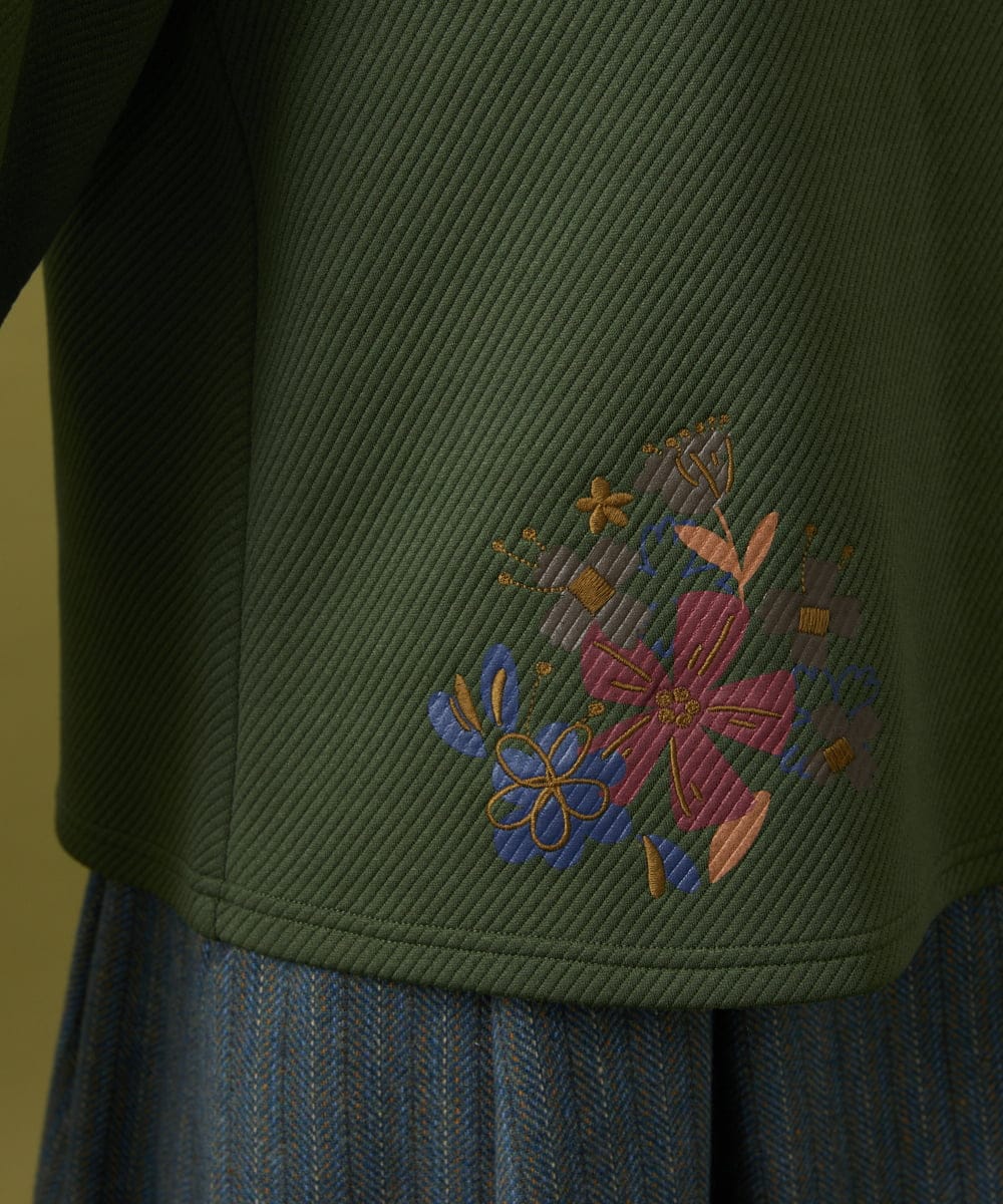 GJKAE37170 Jocomomola(ホコモモラ) 【早割10%OFF】フラワー刺繍プルオーバーカットソー グリーン
