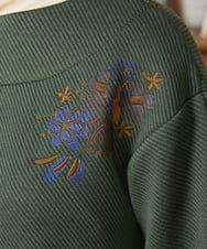 GJKAE37170 Jocomomola(ホコモモラ) Florecer フラワー刺繍プルオーバーカットソー ベージュ