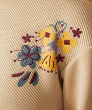 GJKAE37170 Jocomomola(ホコモモラ) Florecer フラワー刺繍プルオーバーカットソー ベージュ