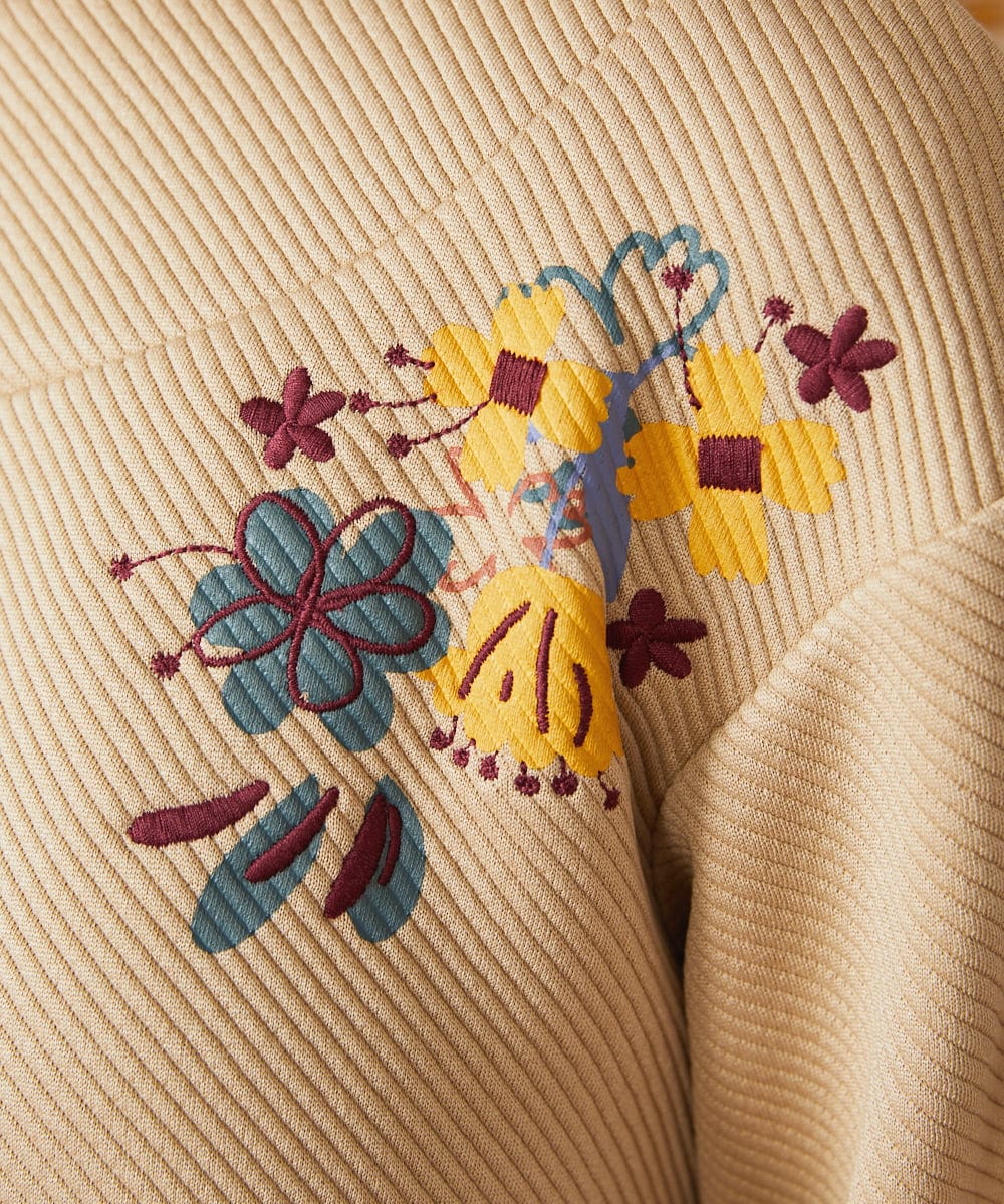 GJKAE37170 Jocomomola(ホコモモラ) Florecer フラワー刺繍プルオーバーカットソー ベージュ