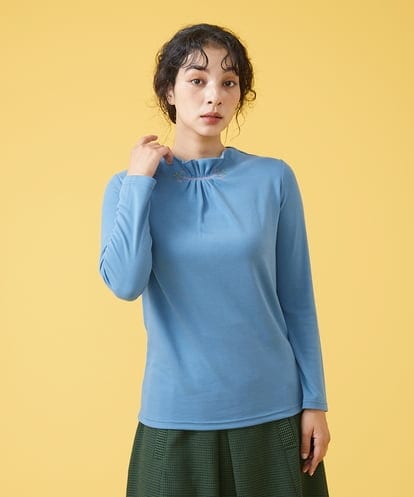 GJKAS33090  ベアスムース タック刺繍カットソー