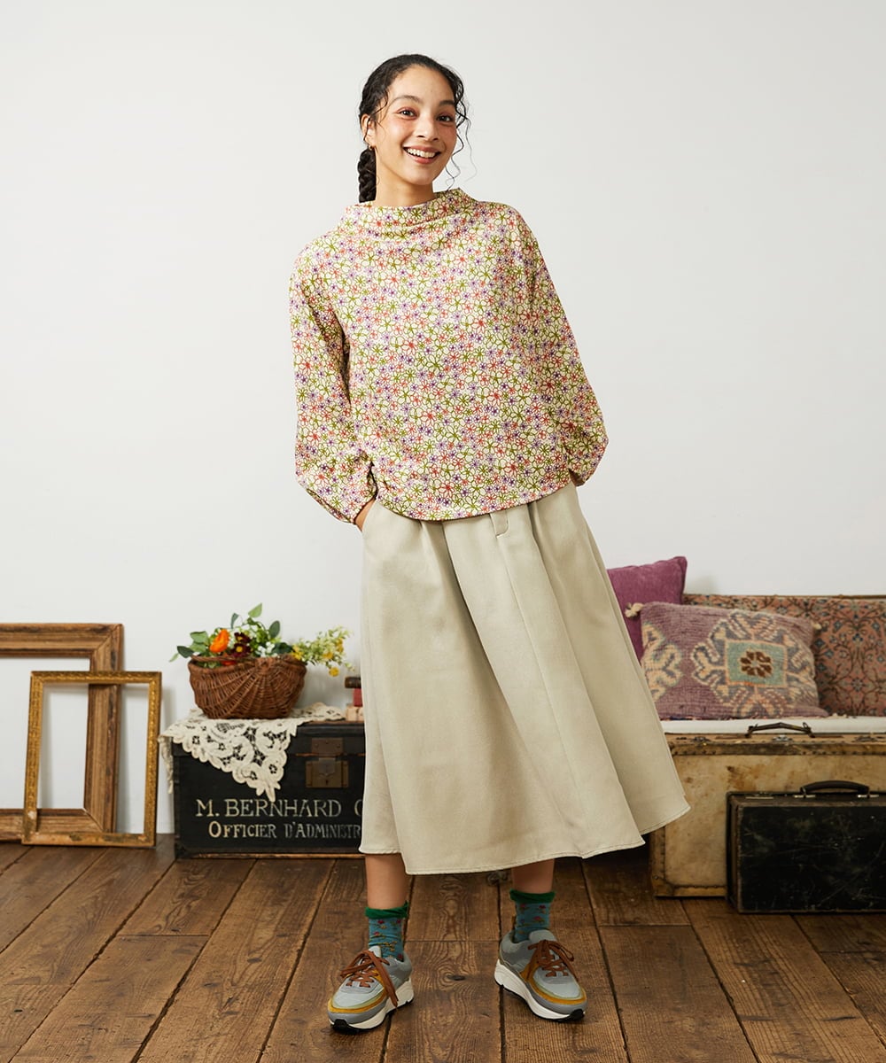 GJKCD30180 Jocomomola(ホコモモラ) Rocinante フラワープリント裏毛カットソー アイボリー