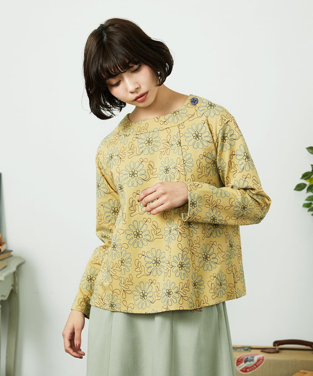 GJKDD30220 Jocomomola(ホコモモラ) Crisantemo curvo フラワー総刺繡カットソー イエロー