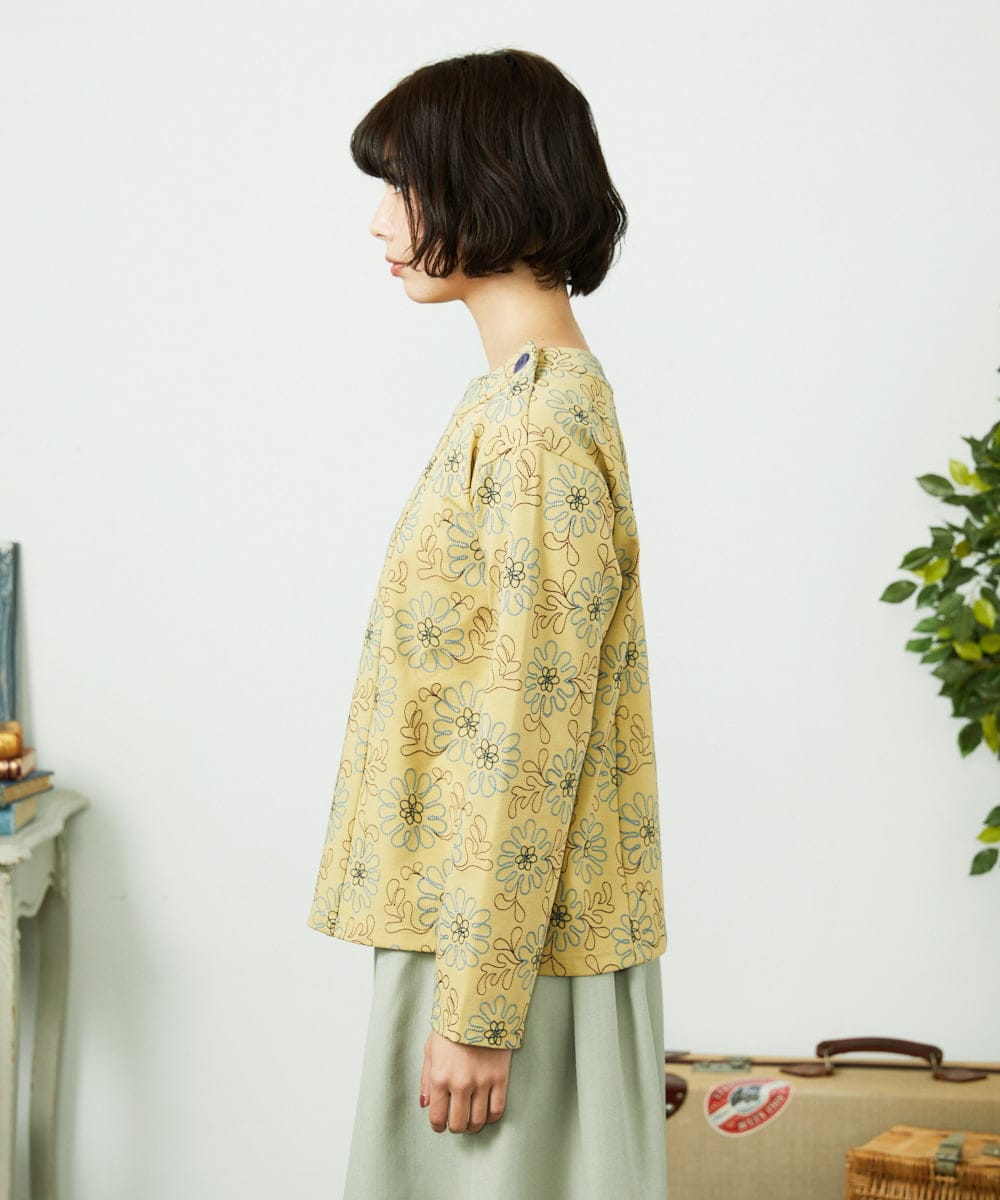 GJKDD30220 Jocomomola(ホコモモラ) Crisantemo curvo フラワー総刺繡カットソー イエロー