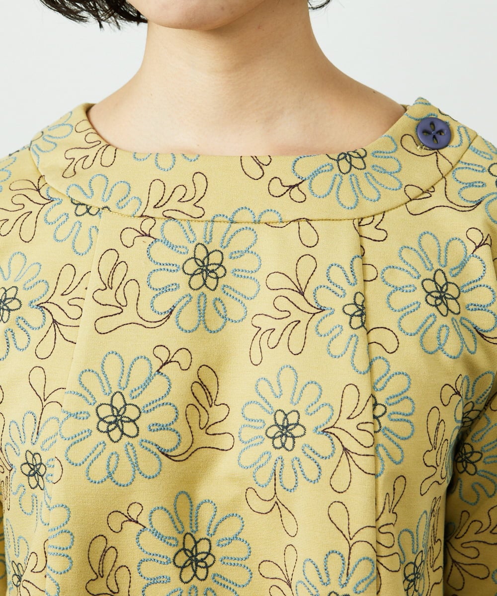GJKDD30220 Jocomomola(ホコモモラ) Crisantemo curvo フラワー総刺繡カットソー イエロー